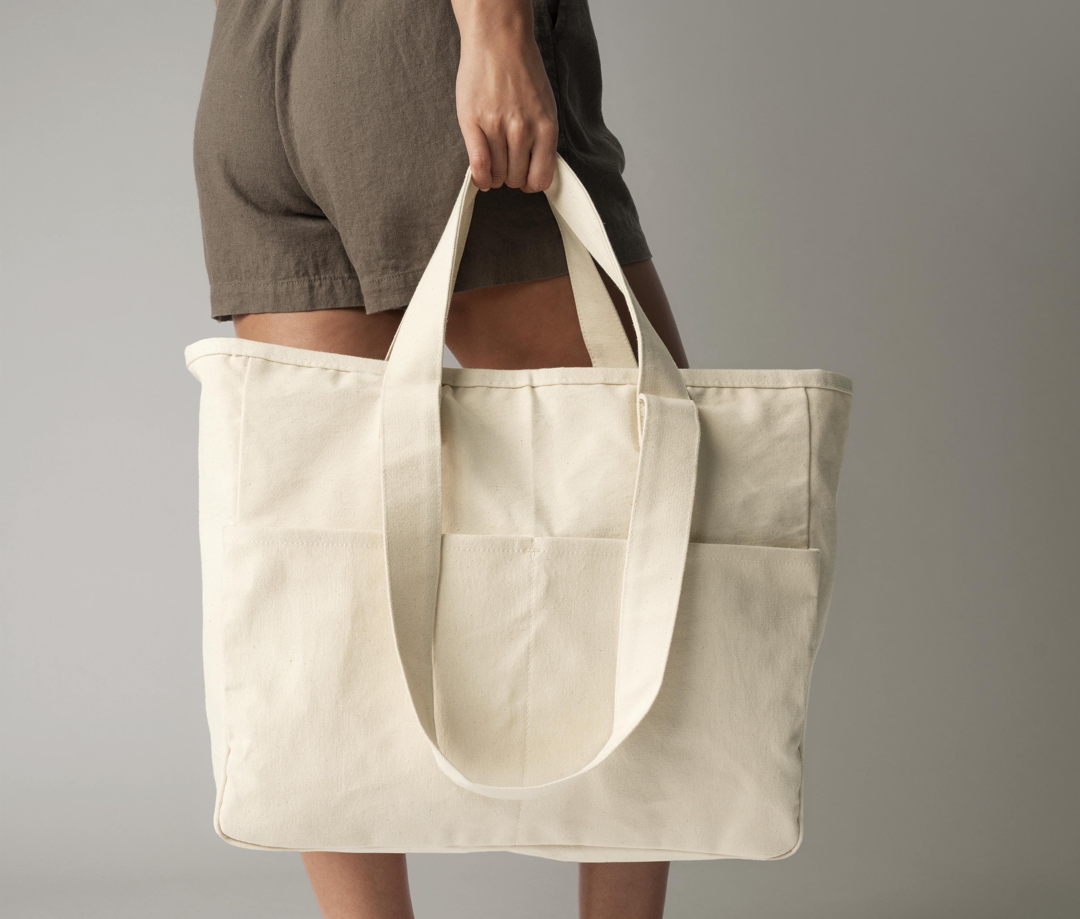 DUAL HANDLE CARGO POCKET TOTE